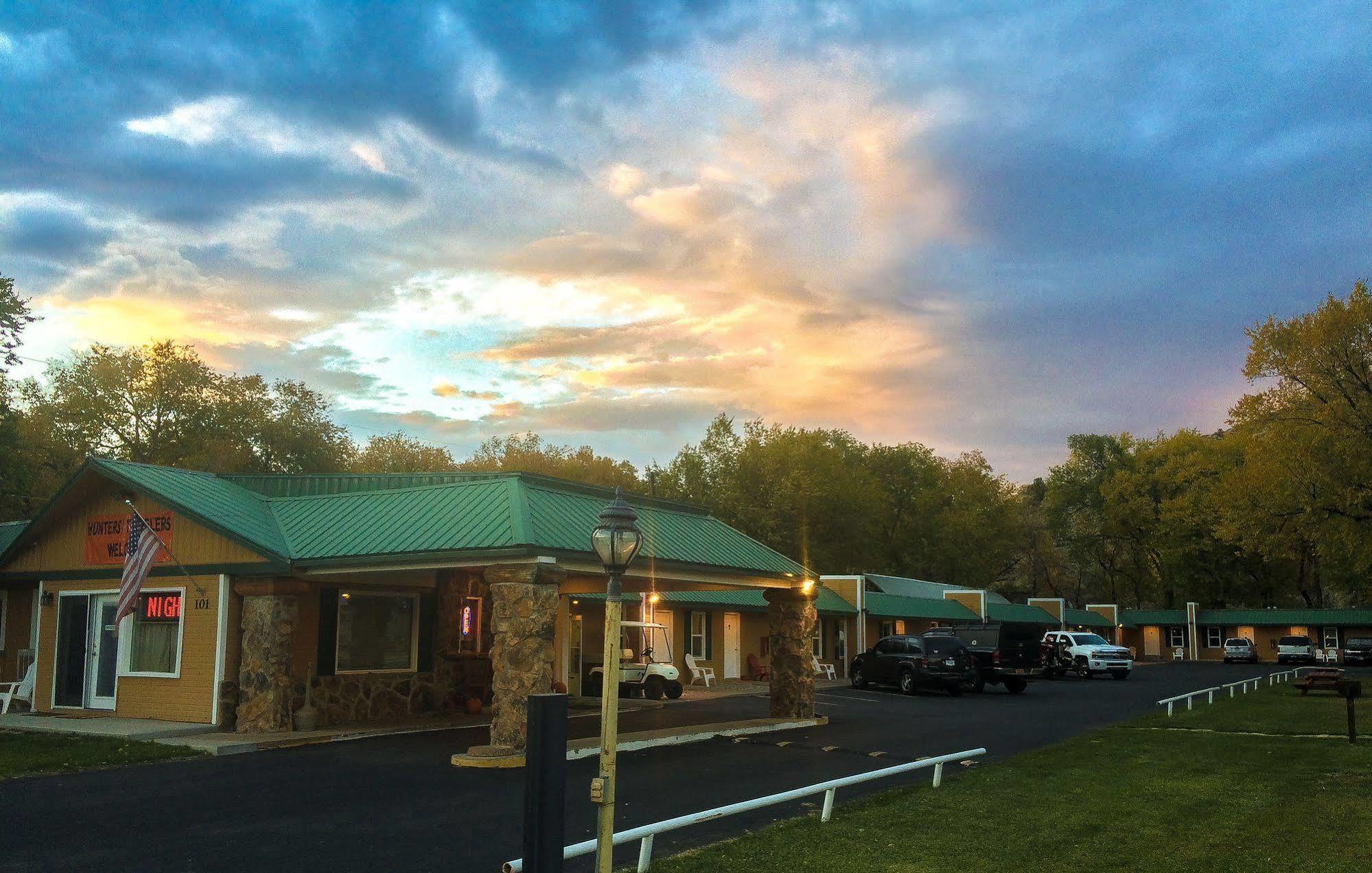 Western Star Inn Rifle Εξωτερικό φωτογραφία